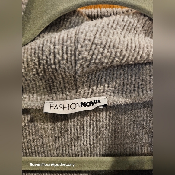 Fashion Nova Sweater - Picture 3 of 6